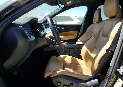 2019 Volvo Xc60 T5 Momentum из США, поврежденный, VIN LYV102DK4KB206830